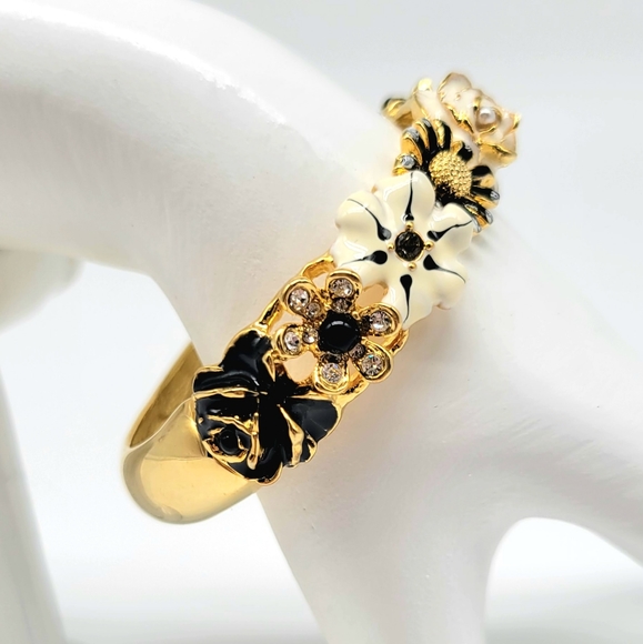 Vintage Kenneth Jay Lane Hinged Magnetic Cuff w Enamel, Pearl, Swarovski Crystal - Picture 5 of 17